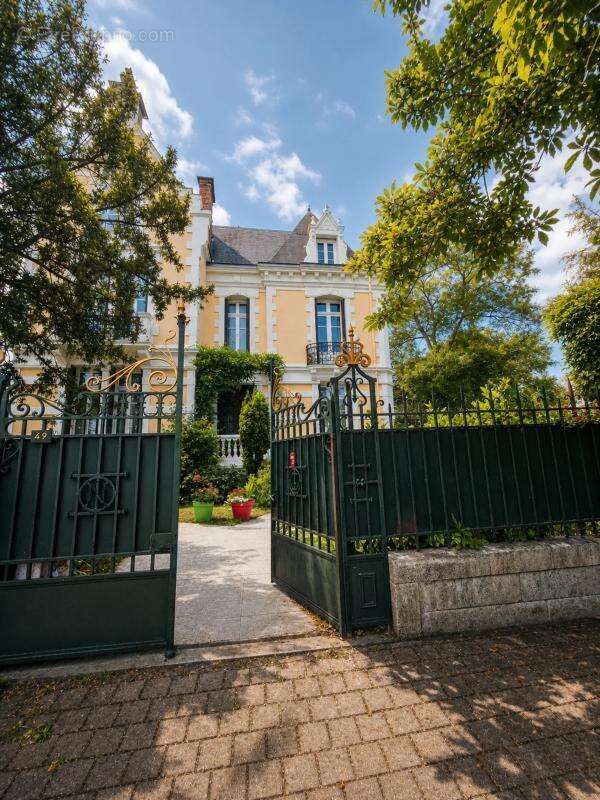 Maison de 12 pièces de 432 m² à Casteljaloux - photo 2
