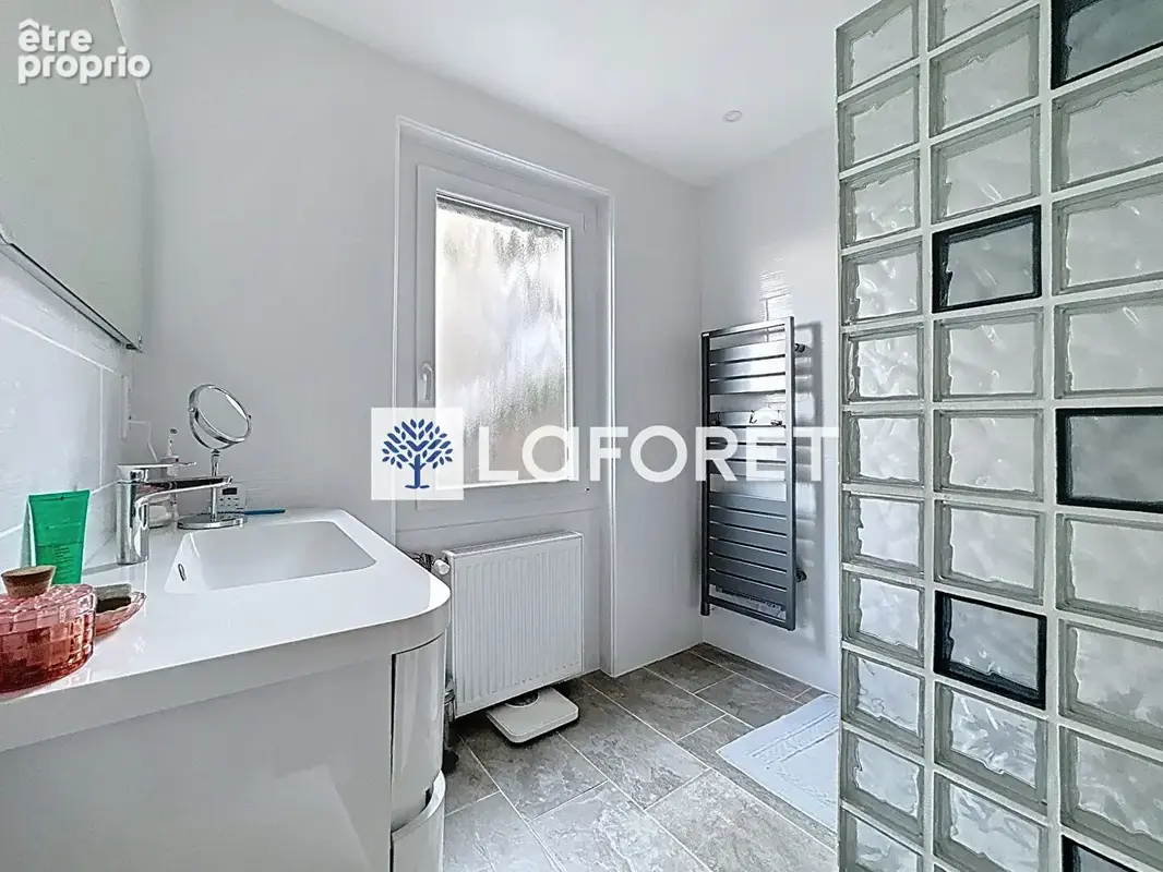 Maison Neyron le Haut, 7 pièces de 192m², terrain de 2423m², piscine, double garage - photo 12