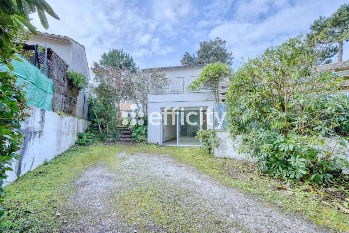 Maison à SAINT-GEORGES-DE-DIDONNE