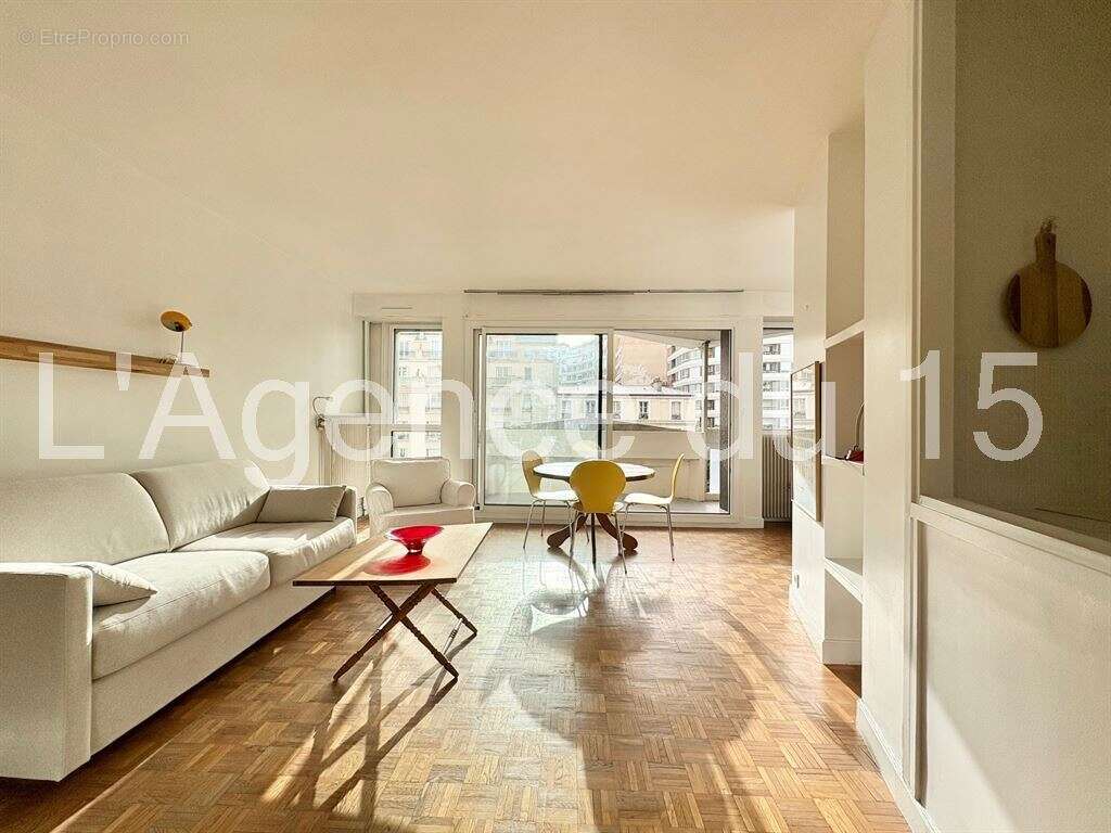 Appartement à PARIS-15E