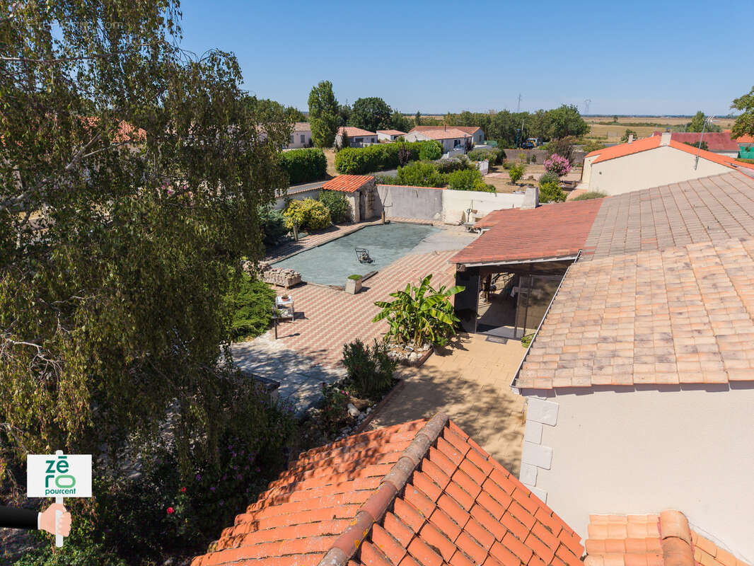 Maison à CHAMPAGNE-LES-MARAIS