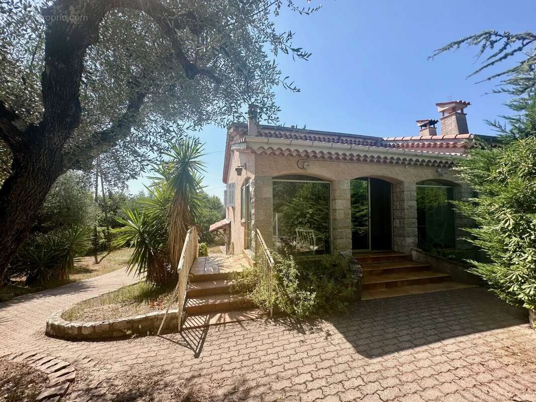 Maison à CONTES