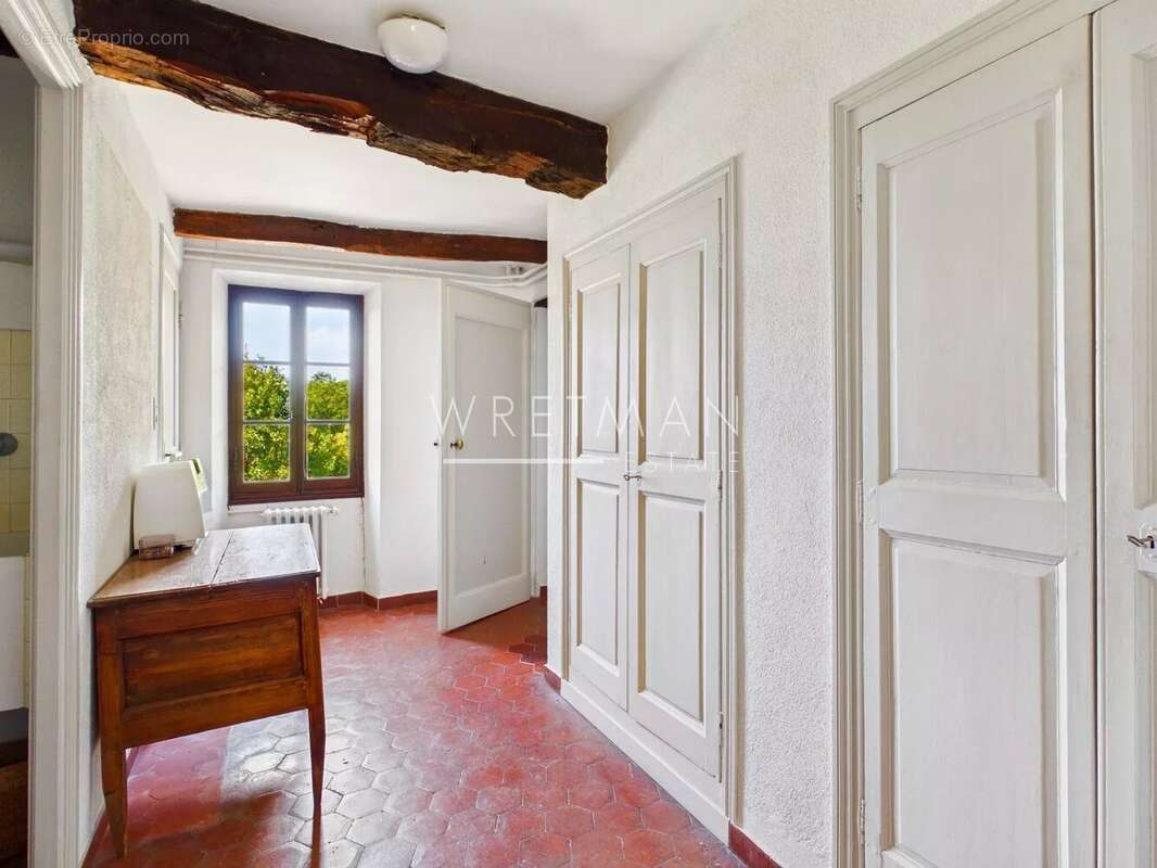 Maison à CHATEAUNEUF-GRASSE