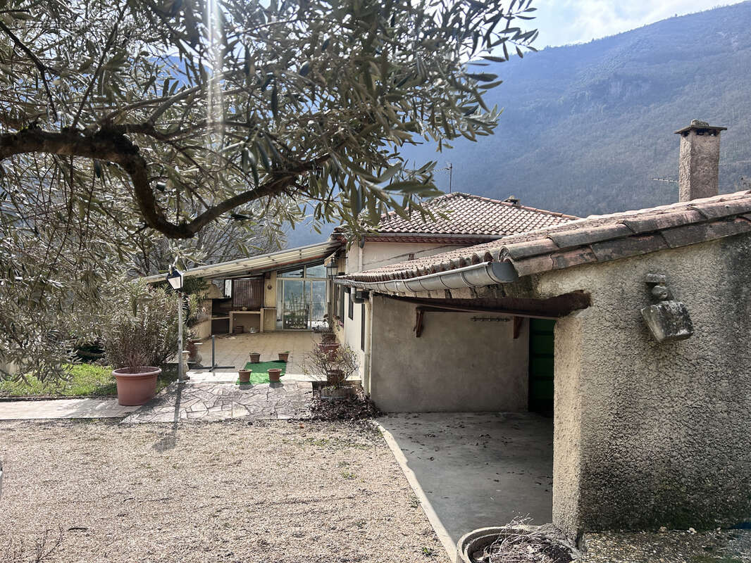 En Cévennes, Maison avec gite et appartement, à vendre - photo 13