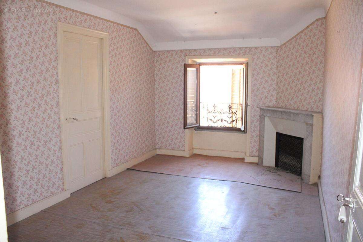 Ensemble immobilier avec plus de 830 m² exploitables. Fort potentiel de rentabilité - photo 8