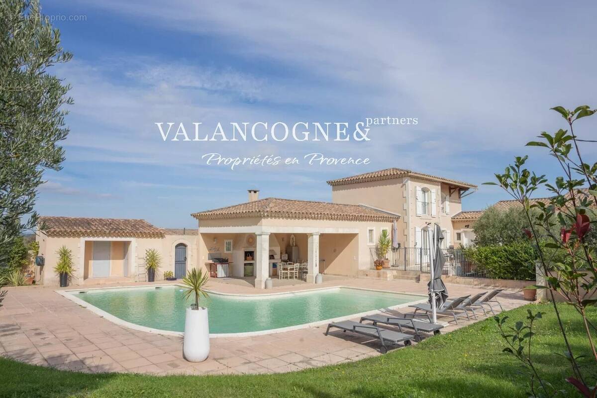 Maison à FONTVIEILLE