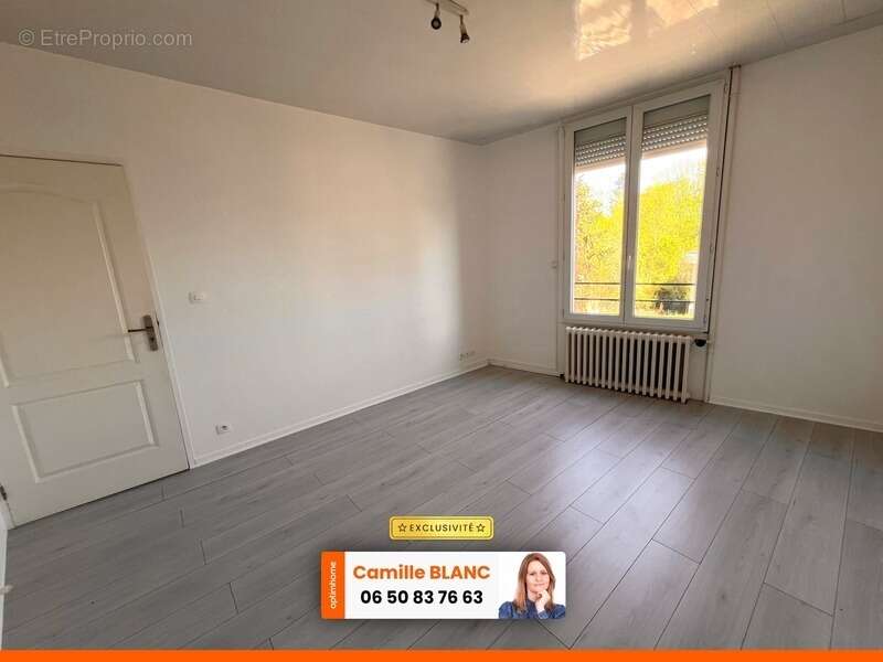 Appartement à JOUY