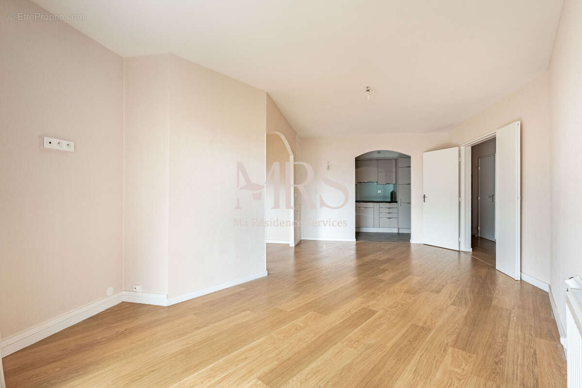 Appartement 71 m² à Paris-15e  - photo 5