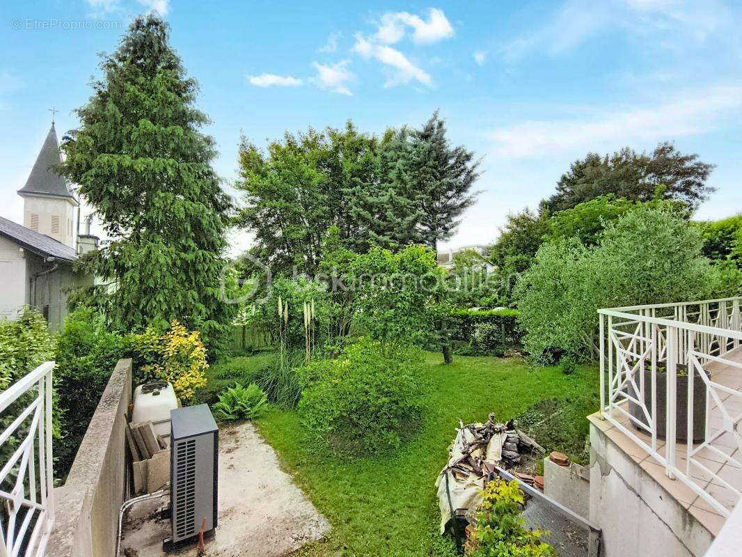 Maison sur la commune de Chatou - photo 20