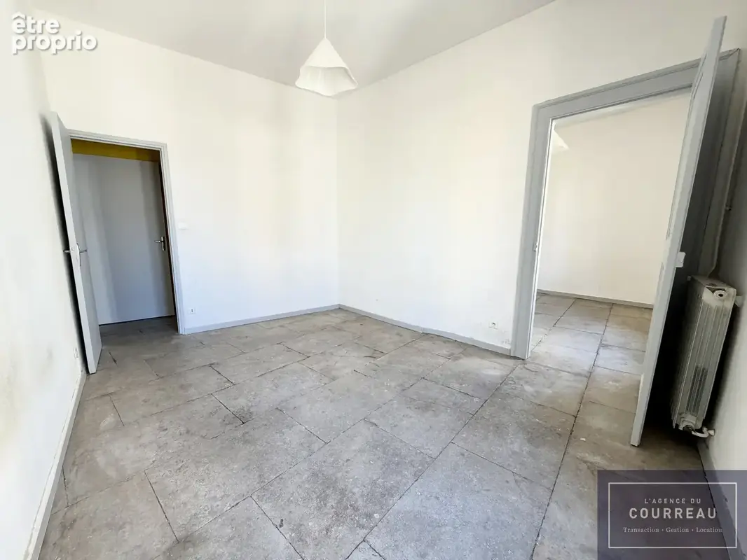 Appartement F4 de 84,03 m2 à rénover - photo 7