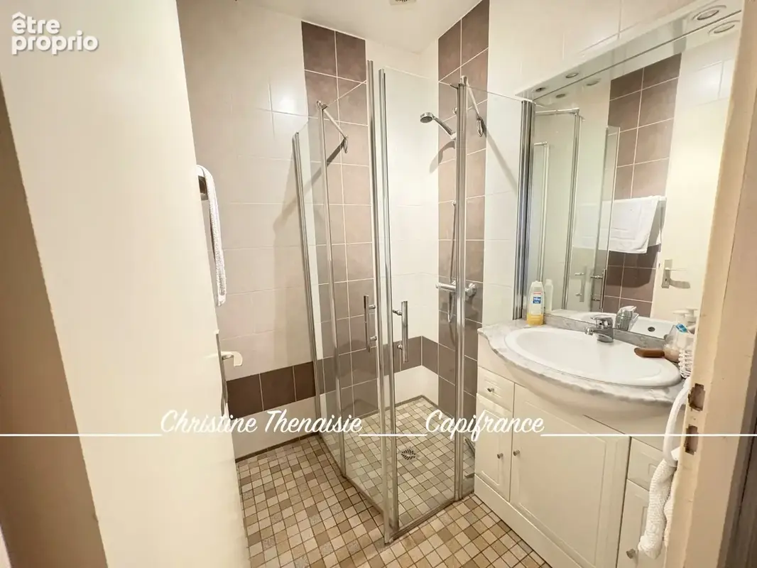 Maison à vendre sur un terrain de 2000 m2 - 4 chambres - Bureau - 3 salles d'eau - 3 wc - Dépendance de 110 m2 et garages LA GAR - photo 28