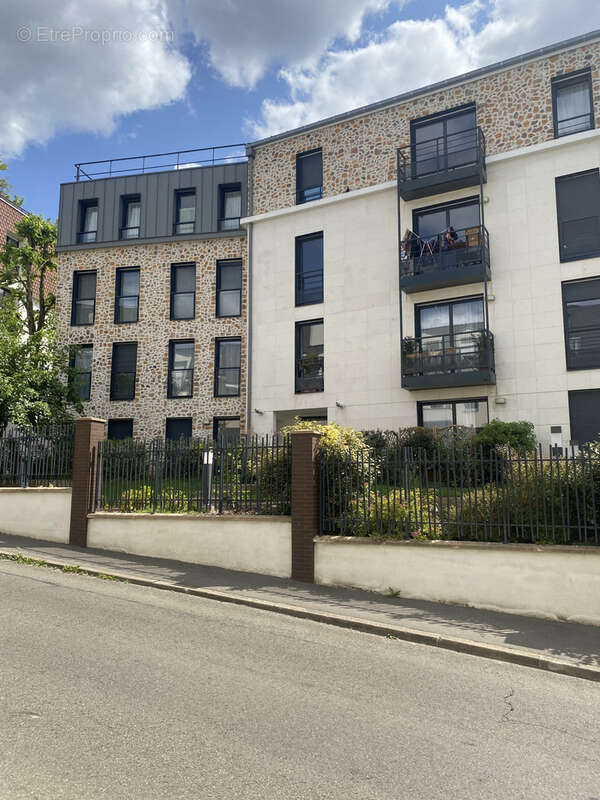 Appartement à SAINT-CYR-L'ECOLE