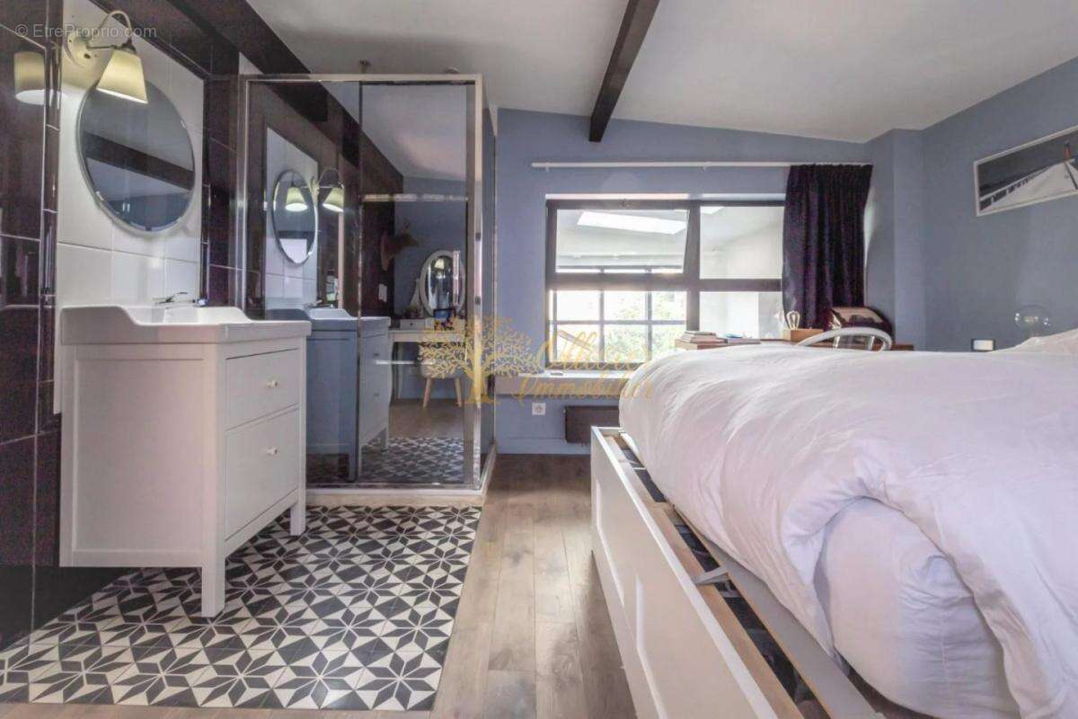 Maison à LE PERREUX-SUR-MARNE