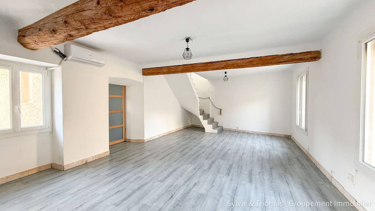 Appartement à CADEROUSSE
