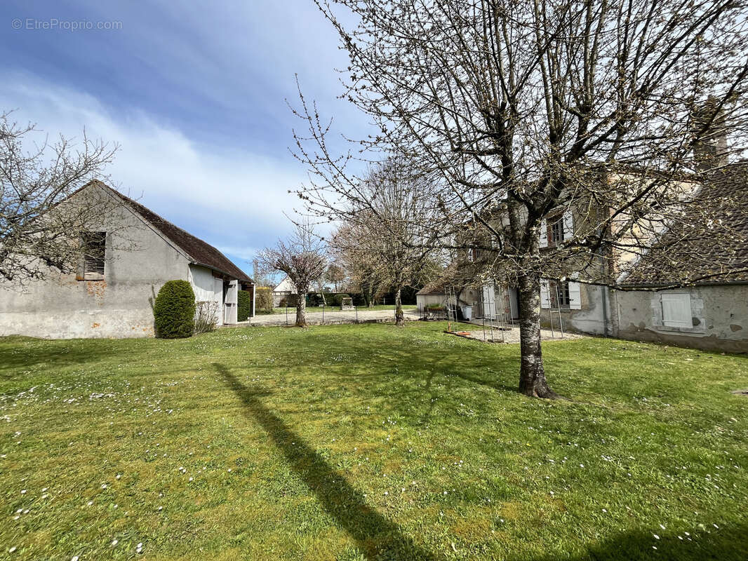 Maison à VIEILLES-MAISONS-SUR-JOUDRY