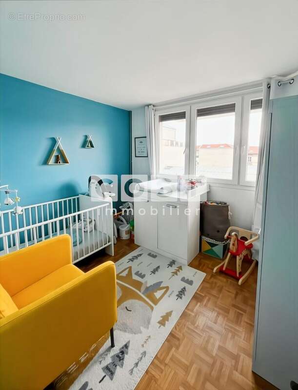Appartement à LA GARENNE-COLOMBES