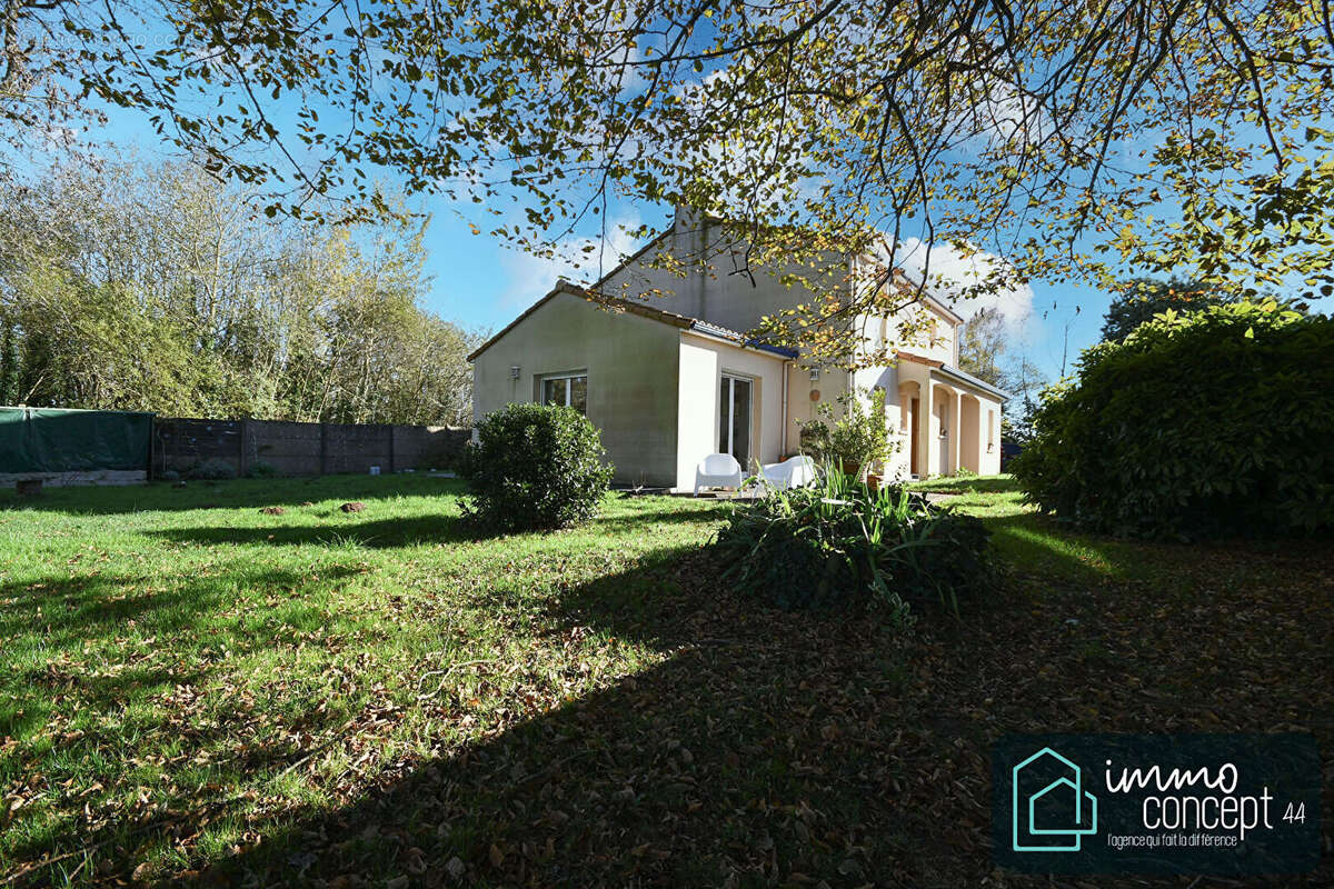 Maison à SAINT-LEGER-LES-VIGNES