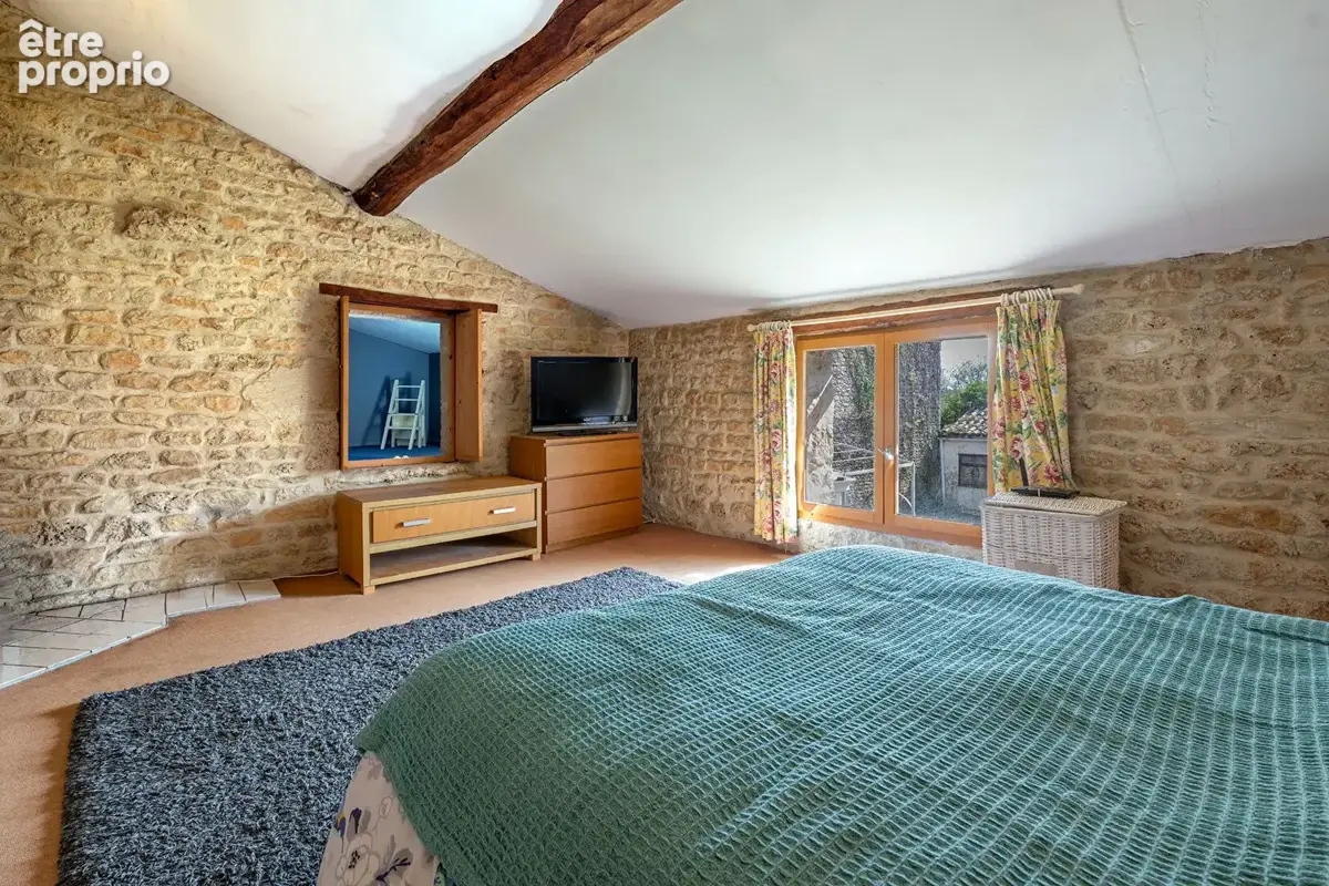 Maison principale et ensemble des biens - excellent potential pour un investisseur -  à 10 minutes d'Aulnay de Saintonge - photo 9