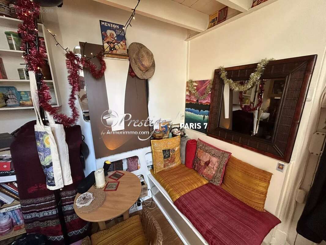 Appartement à PARIS-3E