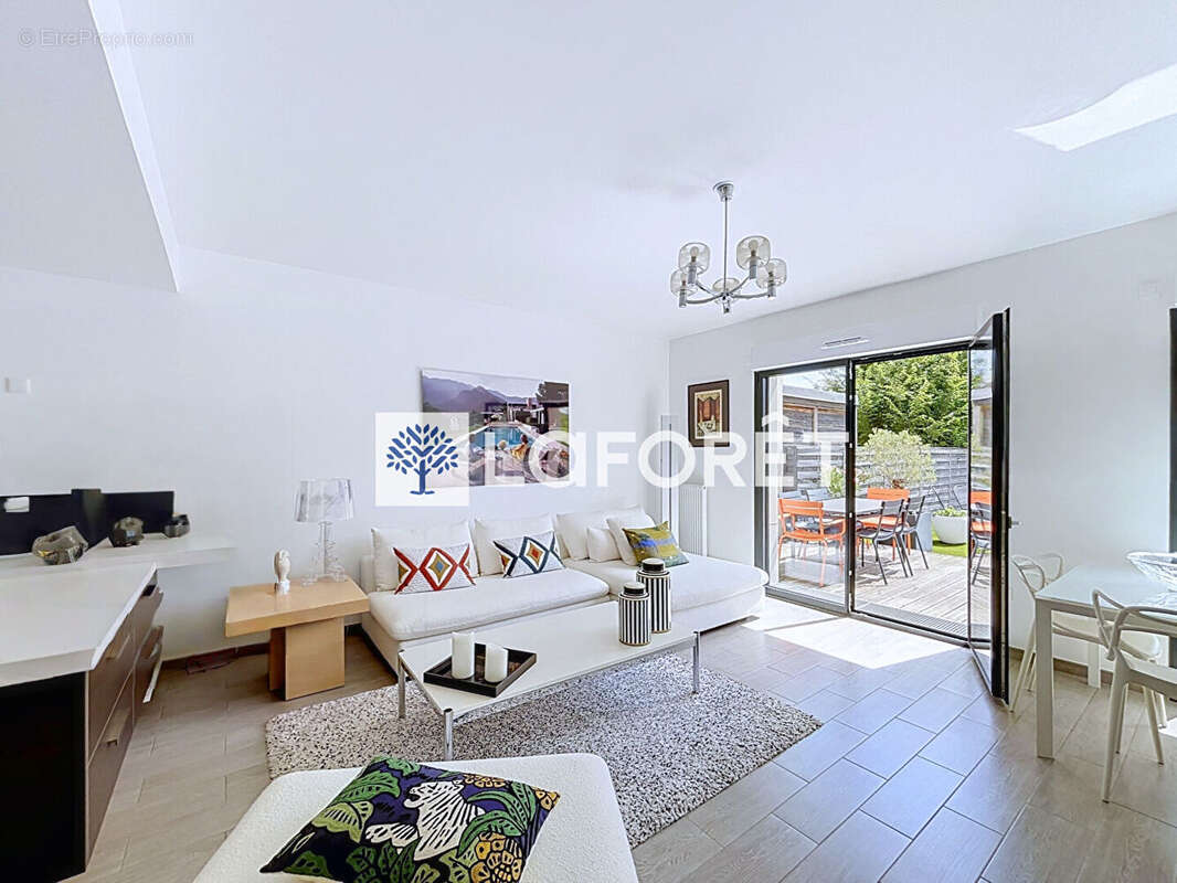 Appartement (T3) en RDC avec jardin plein sud à Saint-Nom-la-Bretèche - photo 3