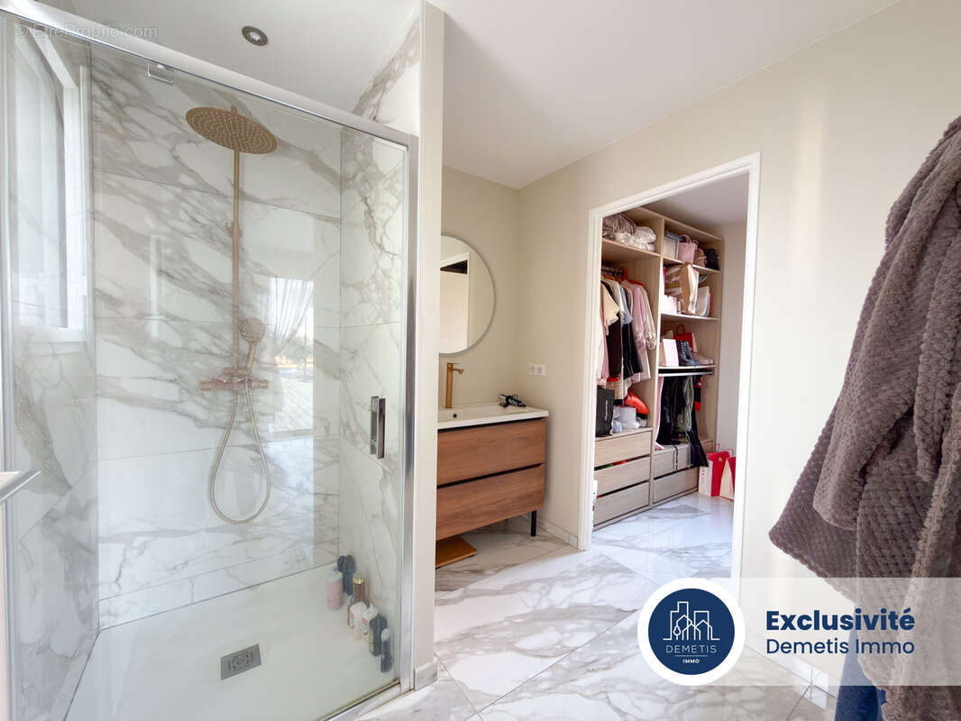 Maison à JOUE-L'ABBE