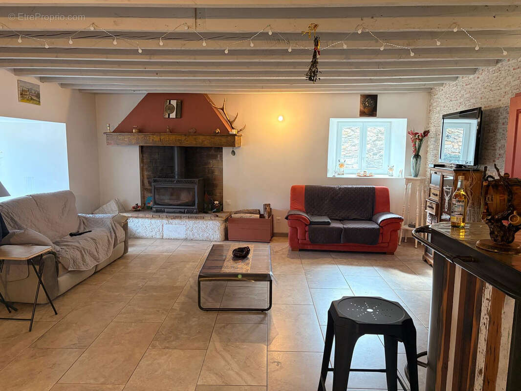 Maison à LAVEYRUNE
