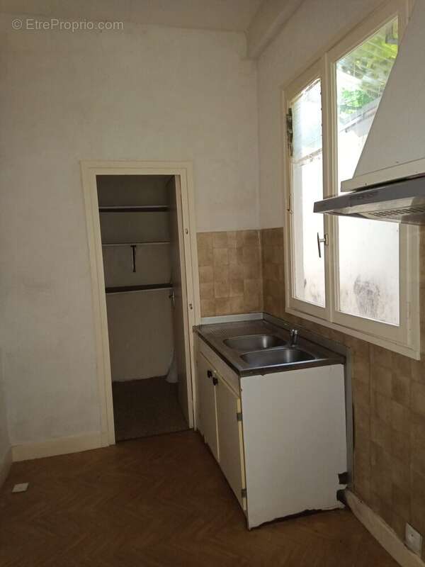 Maison à COURS-LA-VILLE