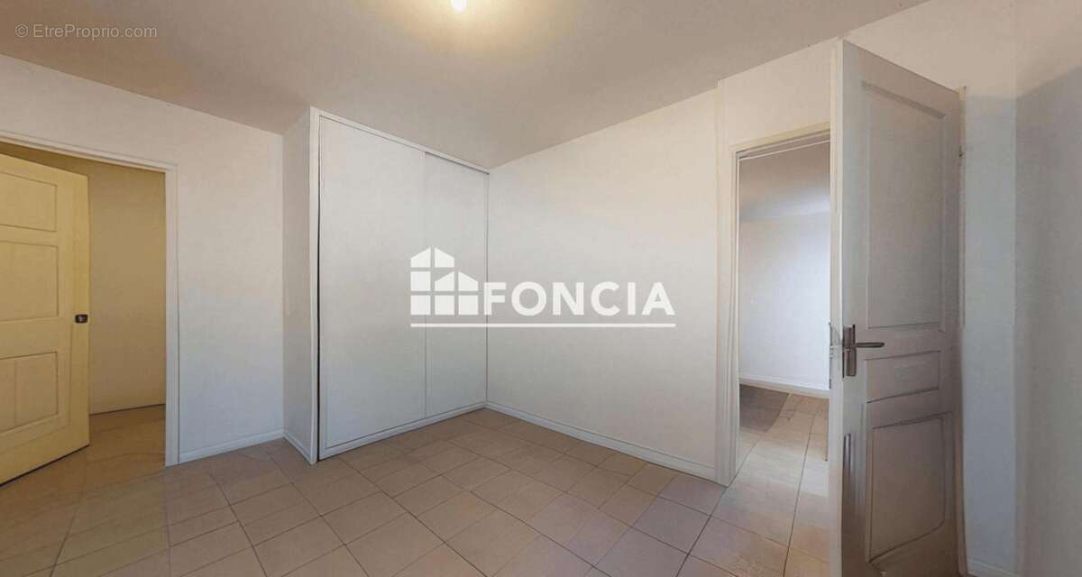 Appartement à SAINT-LAURENT-DE-LA-SALANQUE