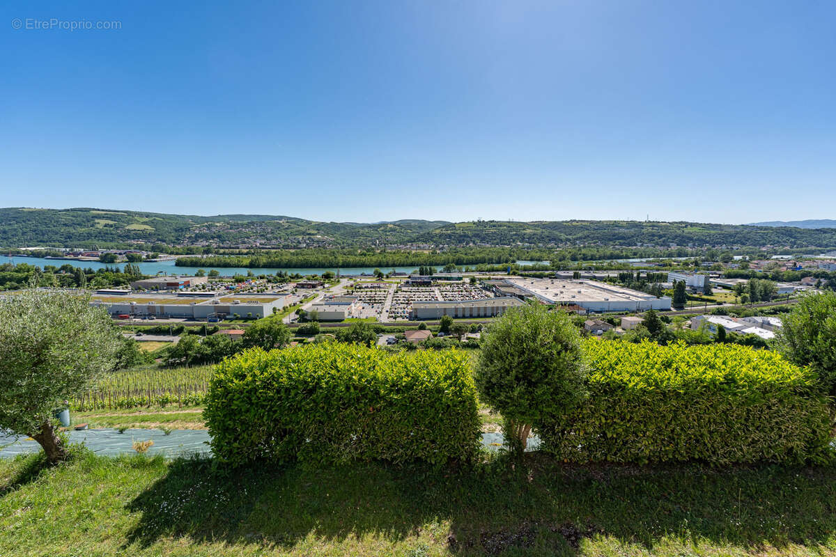 Maison à CHASSE-SUR-RHONE