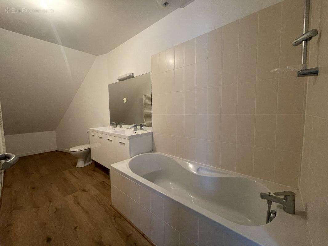 Appartement à SAINT-YRIEIX-LA-PERCHE