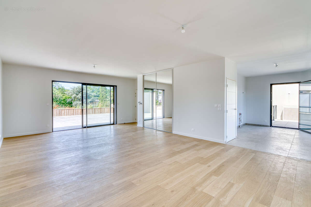 Écully   Appartement T4 en attique avec terrasse de 172 m2 - photo 9