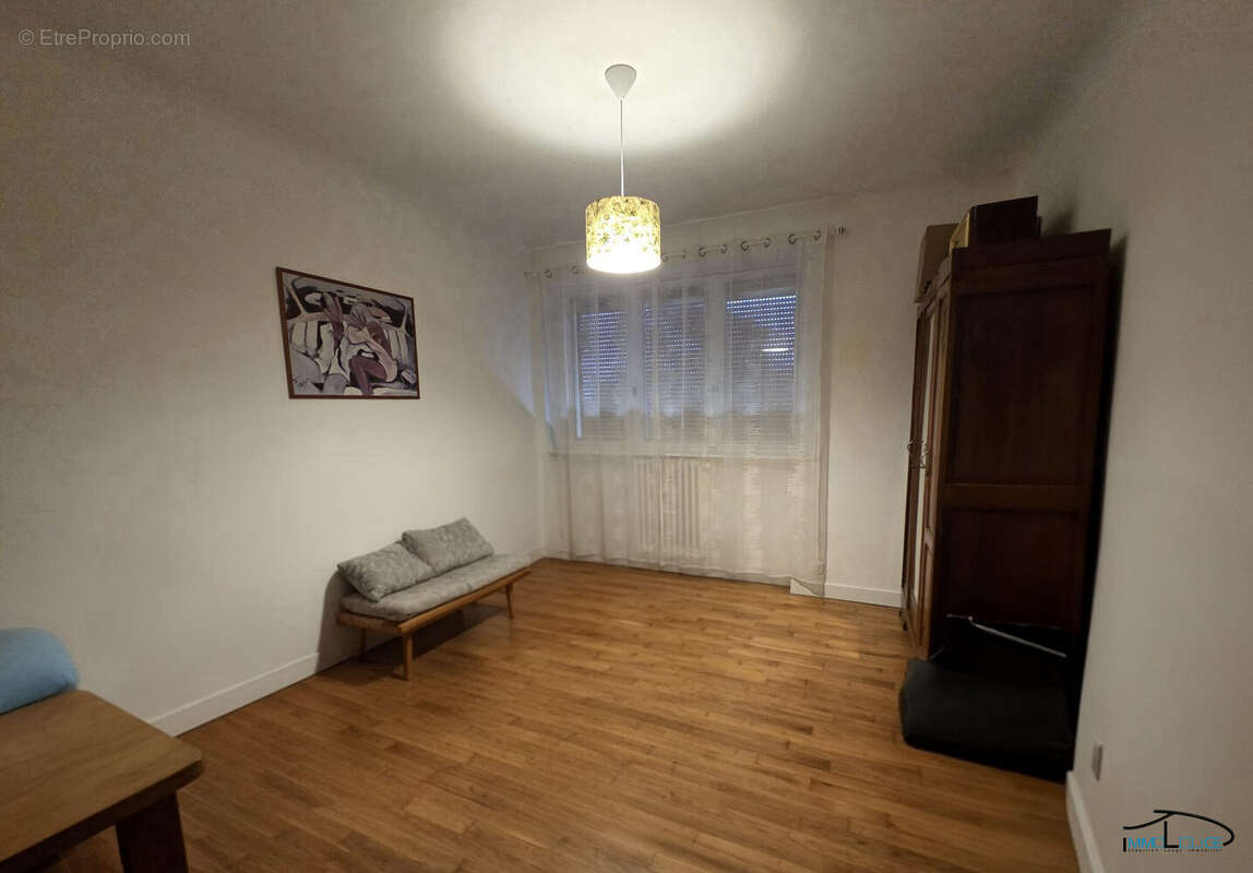 Maison à DECAZEVILLE