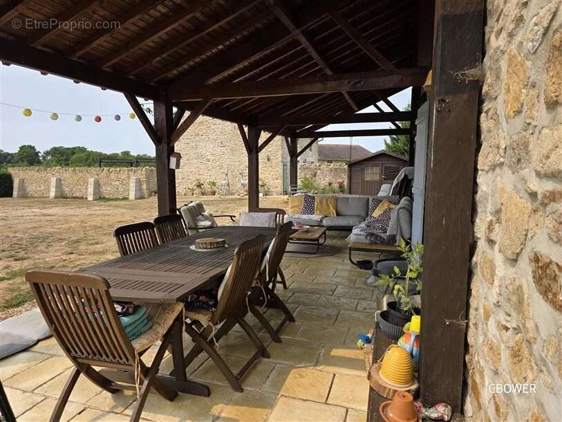Maison à DOMPIERRE-LES-EGLISES