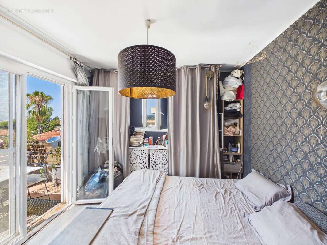 A  vendre juan les pins dernier etage traversant - photo 12