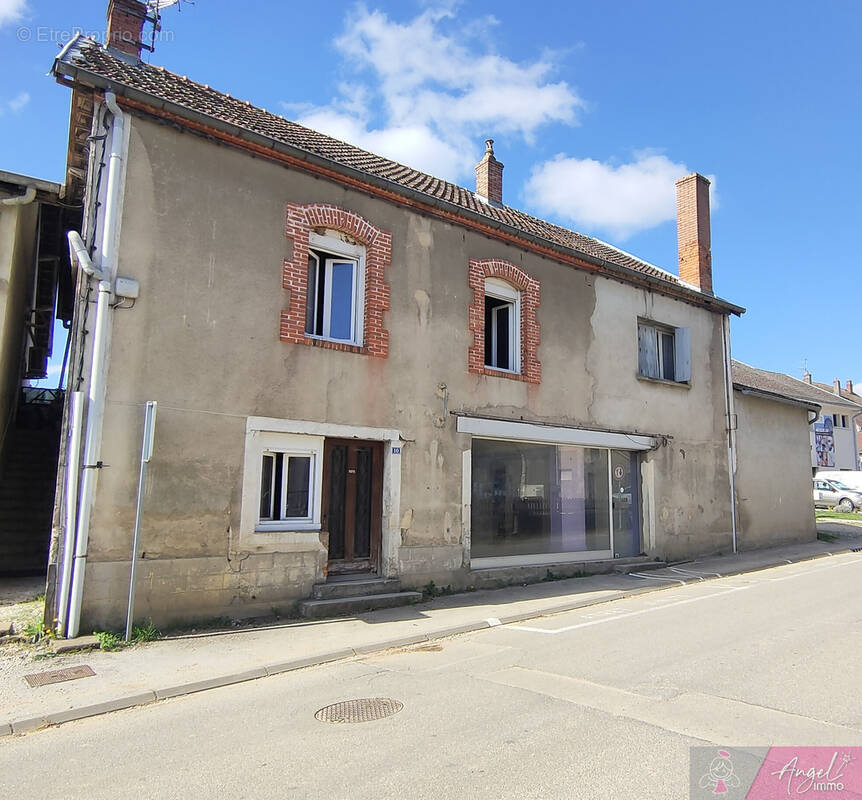 Maison à AMANGE