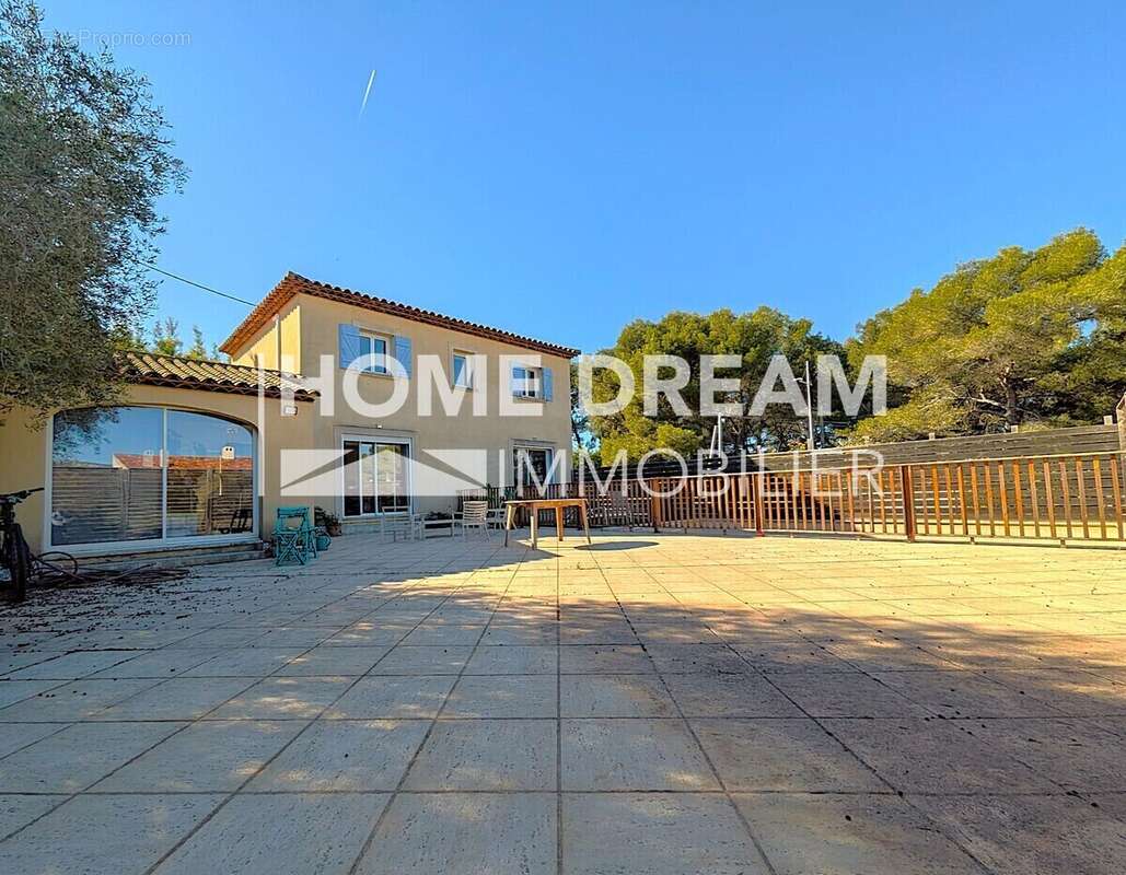 Maison à SIX-FOURS-LES-PLAGES