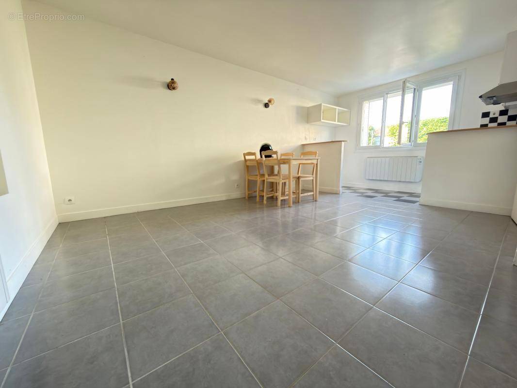 Appartement à SAINT-MAUR-DES-FOSSES