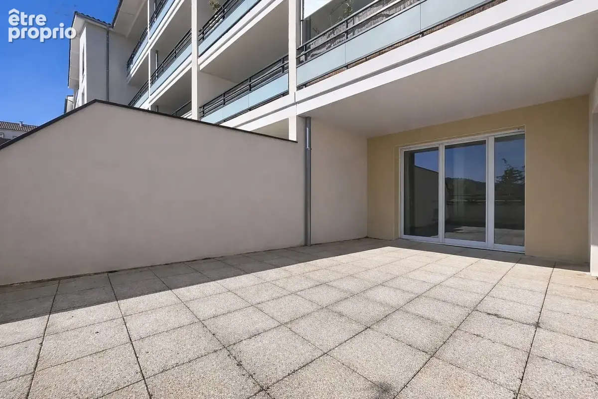 T3 en résidence récente avec grande terrasse   Cœur de Pollionnay - photo 2