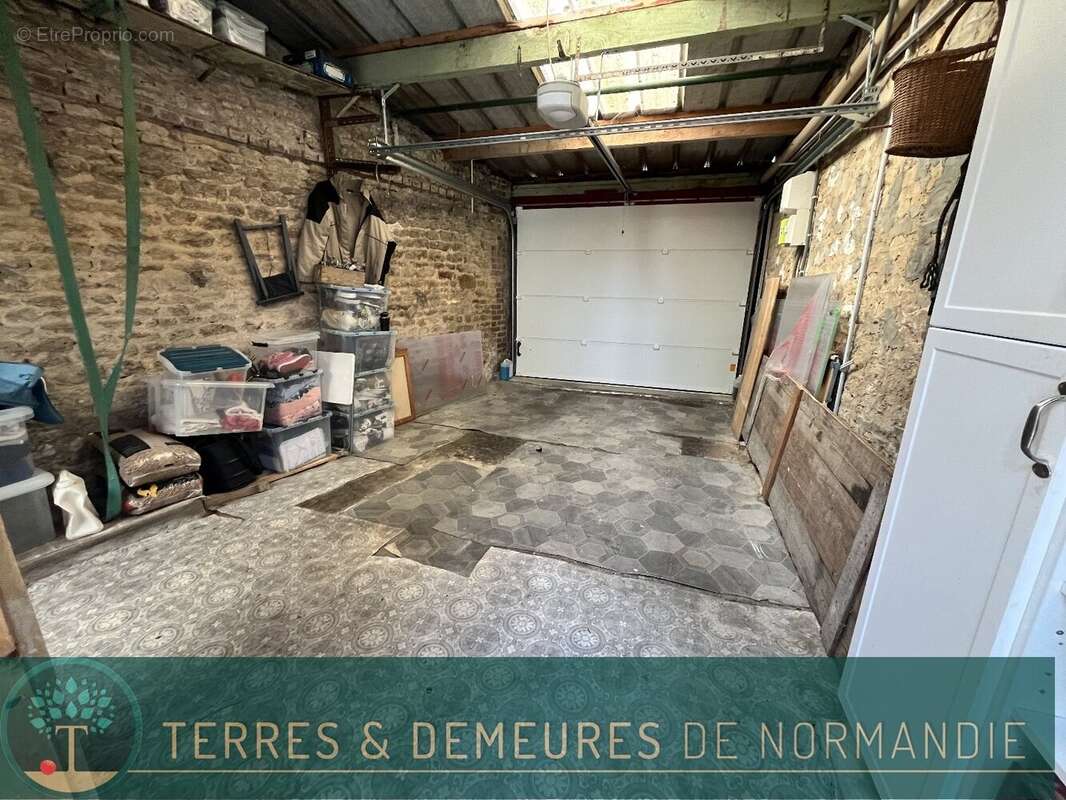 Maison à SAINT-PIERRE-SUR-DIVES