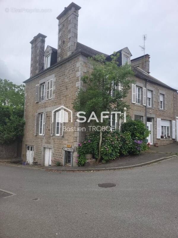 Photo 1 - Maison à ISIGNY-LE-BUAT