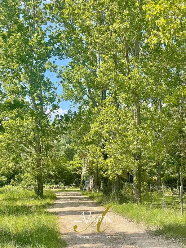 Maison à VILLECROZE