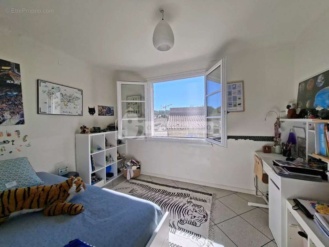 Maison à FONTVIEILLE