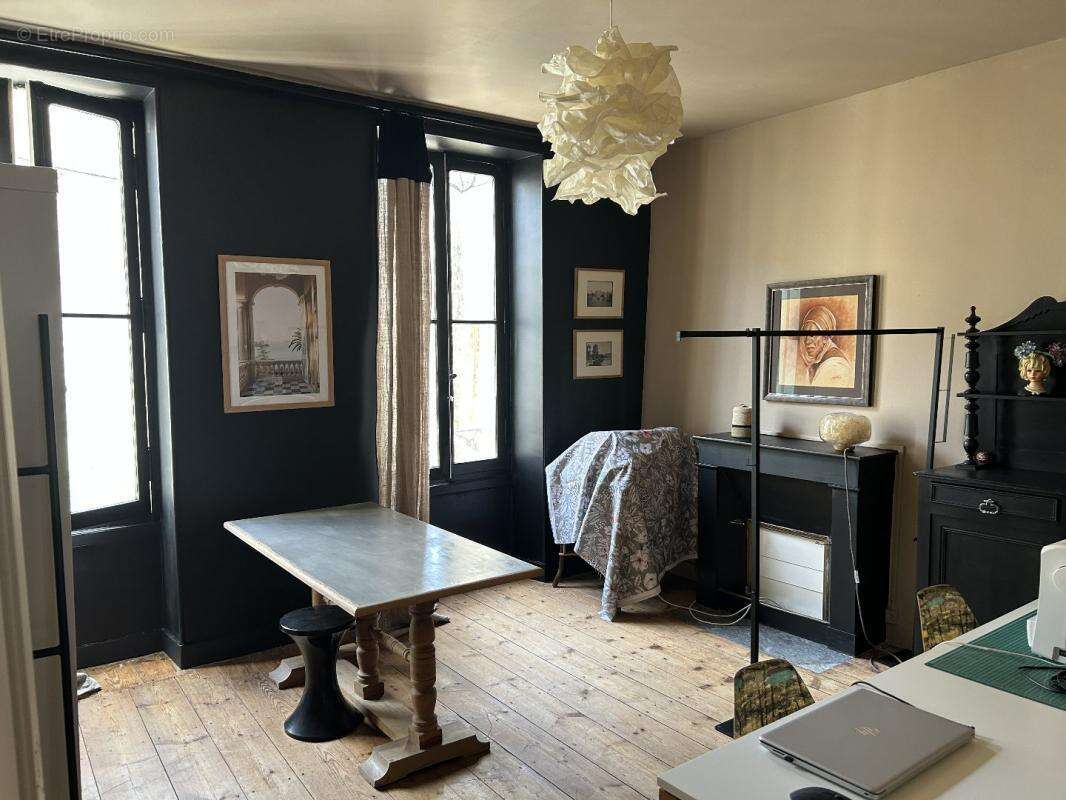 Maison à SAINT-JEAN-D'ANGELY