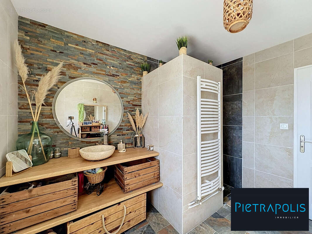 Maison 110 m² à Biesles  - photo 8