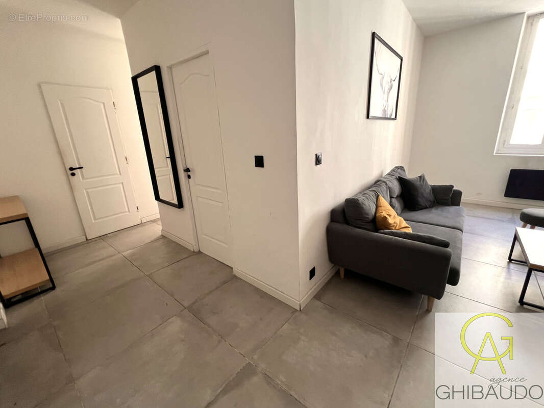 Appartement à MARSEILLE-6E