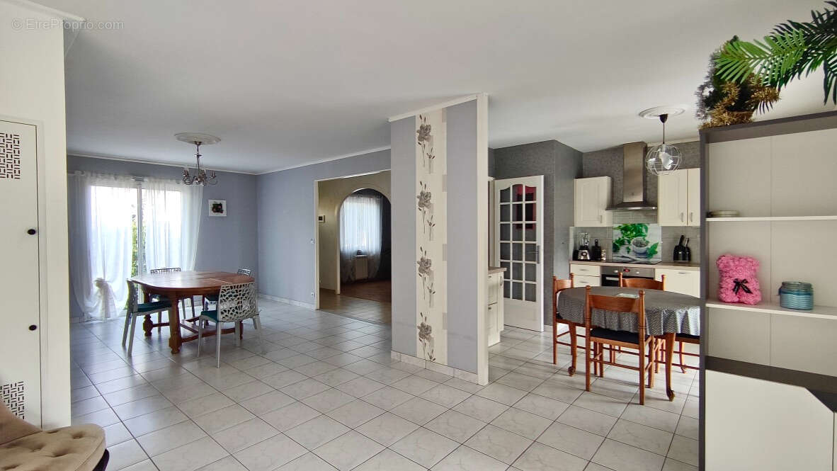 Maison à LES SORINIERES