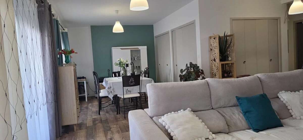 A vendre dax centre grand t2 bis + balcon - photo 2