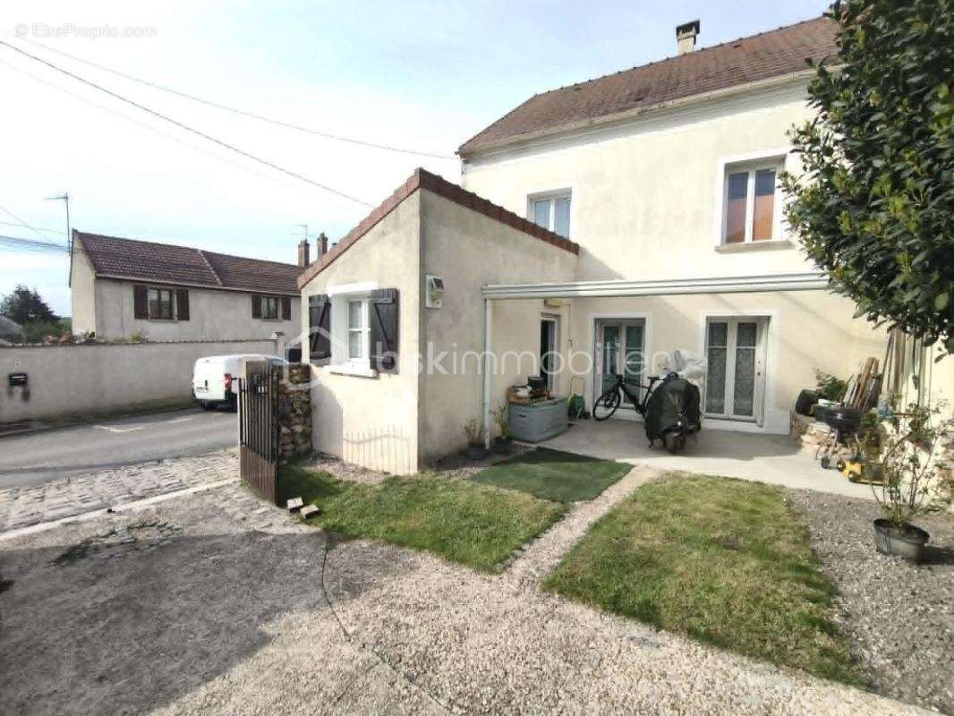 Maison à LIZY-SUR-OURCQ