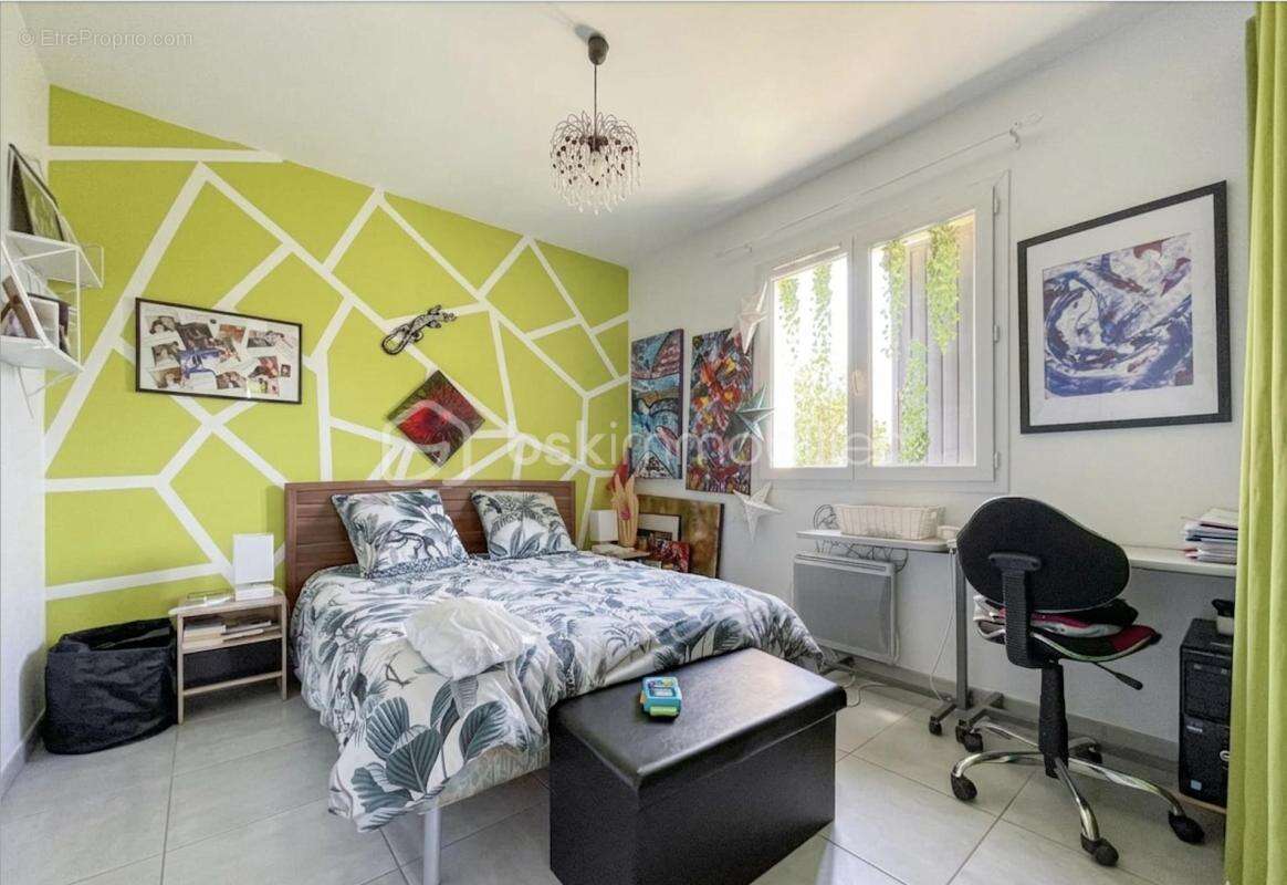 Maison à SAINT-HILAIRE-DE-BRETHMAS