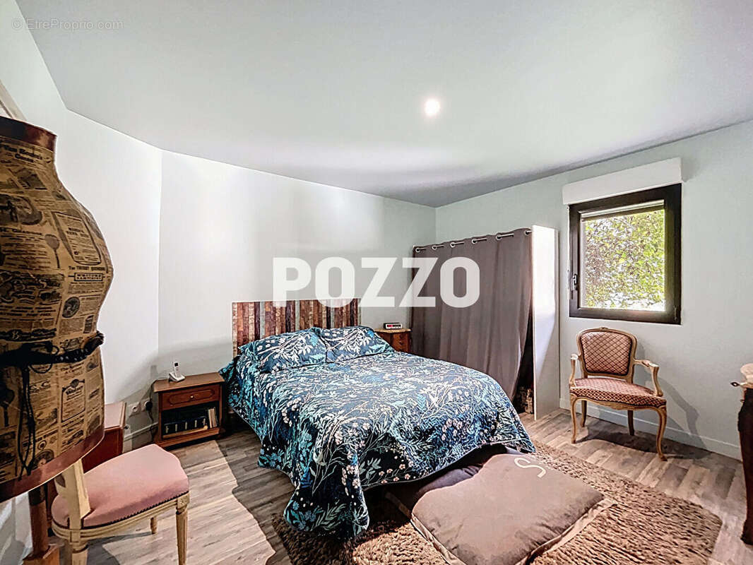 A Vendre - Cuves - Maison 6 pièce(s) 215 m² - photo 11